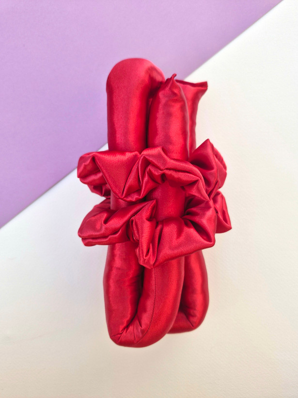 کرلی روبان قرمز