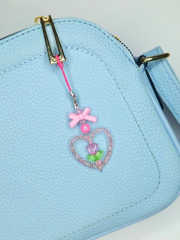 چارم موبایل قلب و گل صورتی